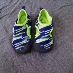 Source Unknown Kids Water Shoes in Blue and Neon Green